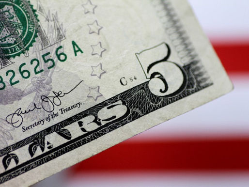 Le dollar recule avant la publication des données hebdomadaires sur les demandes d'allocations chômage ; la livre sterling attend la décision de la Banque d'Angleterre
