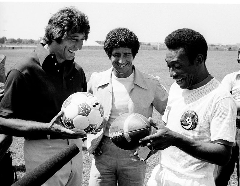 PELE AND JOE NAMATH.jpg