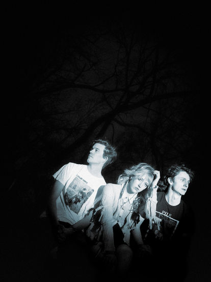 daarling Captures the Quiet Drift of Growing Apart on “slow”