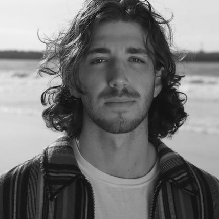 Enjoy The View With Gabeo In “Where Sea Meets Sky”