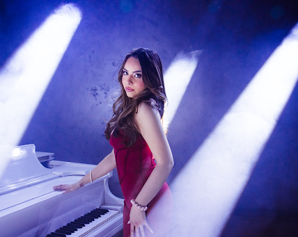 Maria Ellis Embraces the Healing Side of Love on New Single "Lucky"