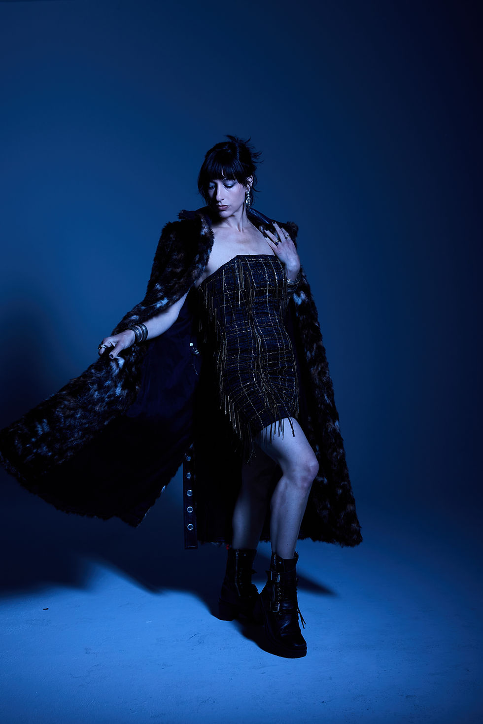 KALEN Finds Beauty In Transformation On 'Velvet Night'