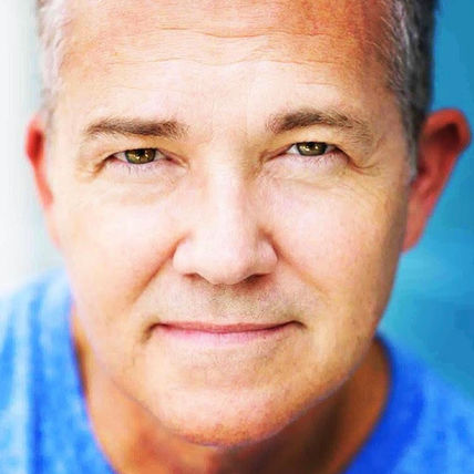 Craymo Channels 80s Soul-Pop Heartbreak on “Tear Me Apart”