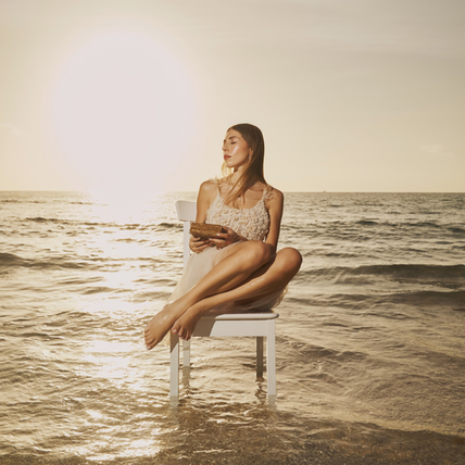Alice Larcher Learns to Let Go on Bittersweet Debut “Echoes of You”