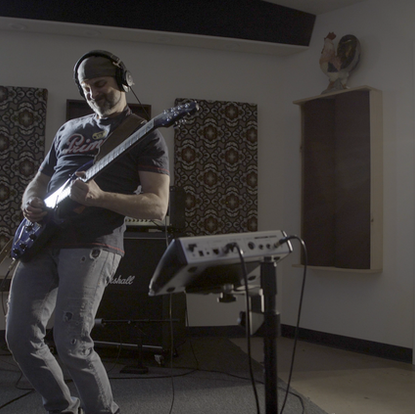 JRtheBand Turns Heartbreak Into Cinematic Firepower on “Beautiful Ruse”