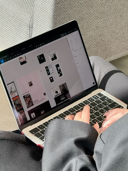 Which Website Builder for Musicians Lets Fans Pay Monthly? 5 Options
