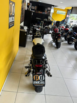 Triumph Street Twin 900 2019 (17)