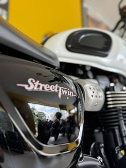 Triumph Street Twin 900 2019 (12)