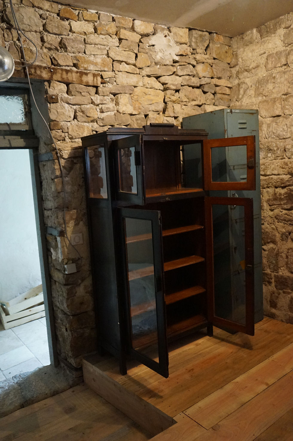 Miniature : brocante/Figeac/laque-noire/indus/industriel/Inde/métier/armoire/vitrine/Paris/sentou/chatou/noire/clignancourt/Cahors/Lot