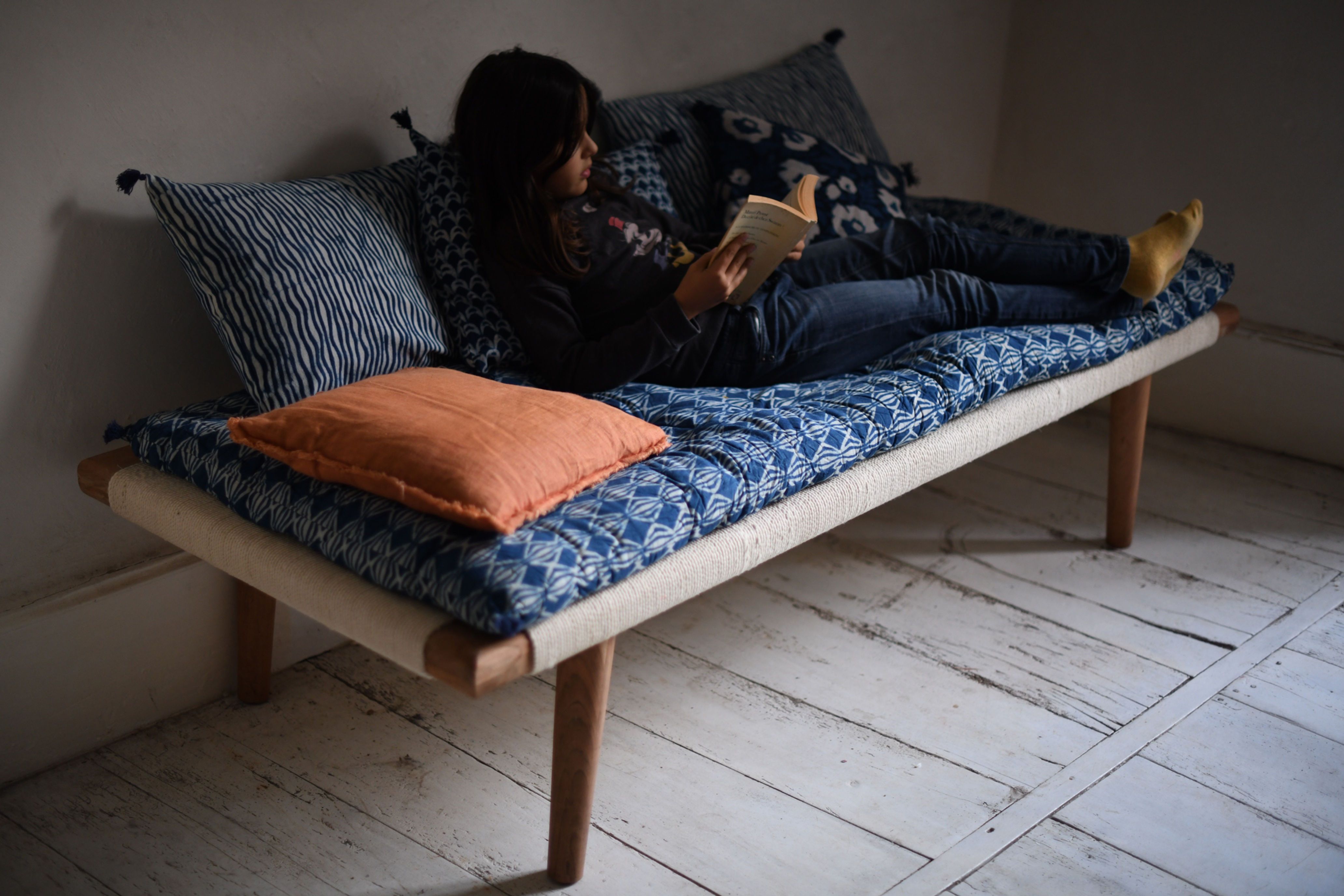 daybed indien design/charpoy/banquette indienne/banquette terrasse inde/lit tressé/lit cordes coton/charpoy écru/lit caravane