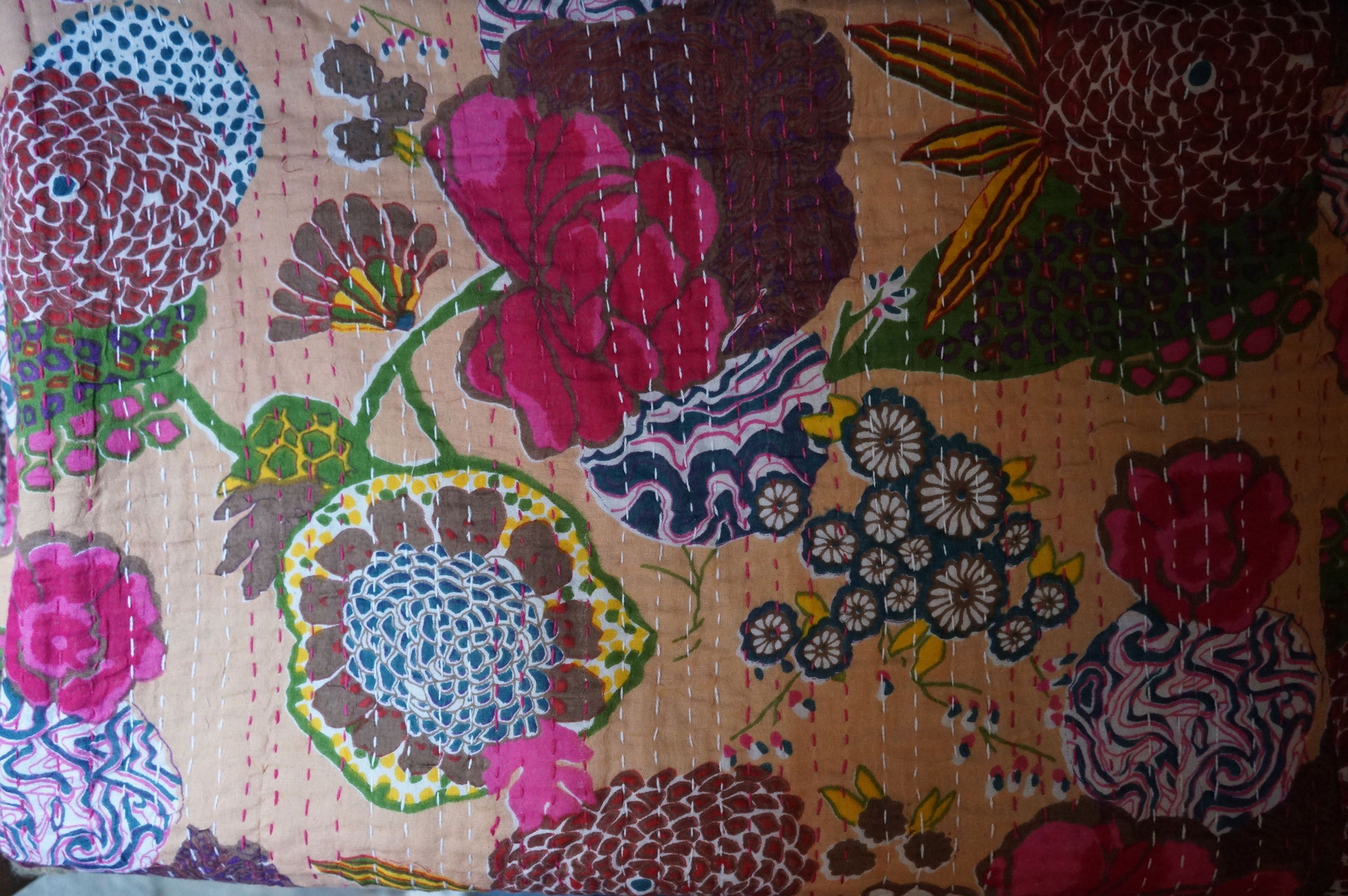 couvre lit figeac/Jamini coussins/tissus/plaid Paris/London/Figeac/Cahors/tissu fleurs/printemps/shop/cushions/déco