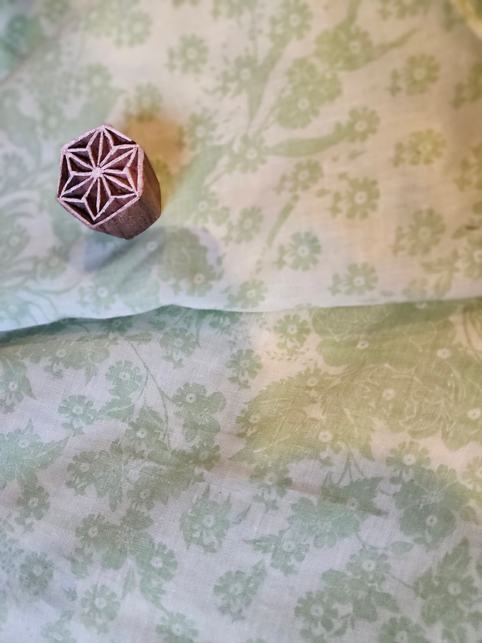 tissu indien/tissu au mètre petit motif/cotonnade/block print/tissu au mètre Figeac/tissu au mètre cahors/tissus kirane