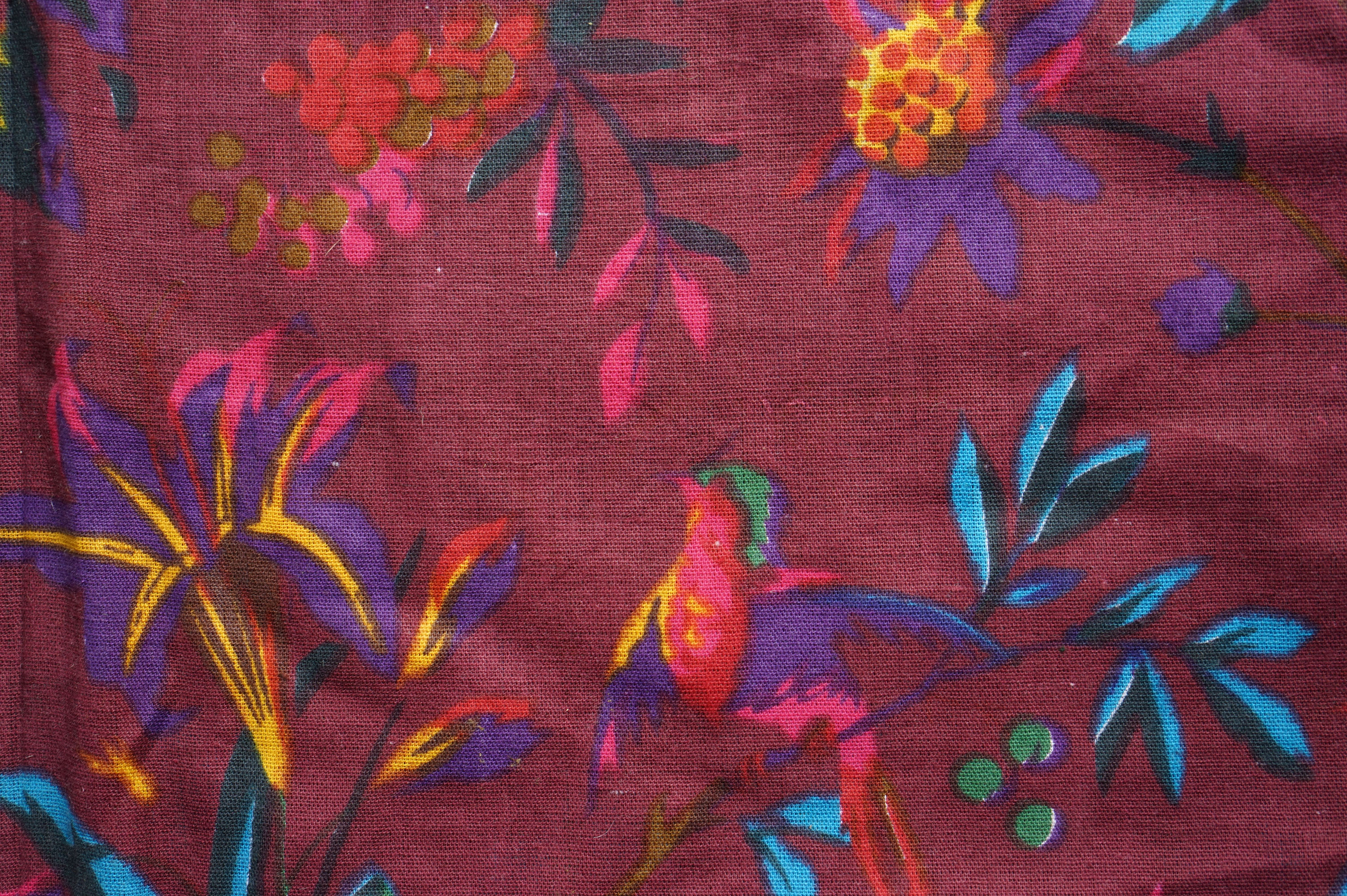 Bedspreads/Heal's/Jamini/couvre lit/coussins/tissus/plaid/Paris/London/Figeac/Cahors/oiseaux/printemps/shop/cushions/déco