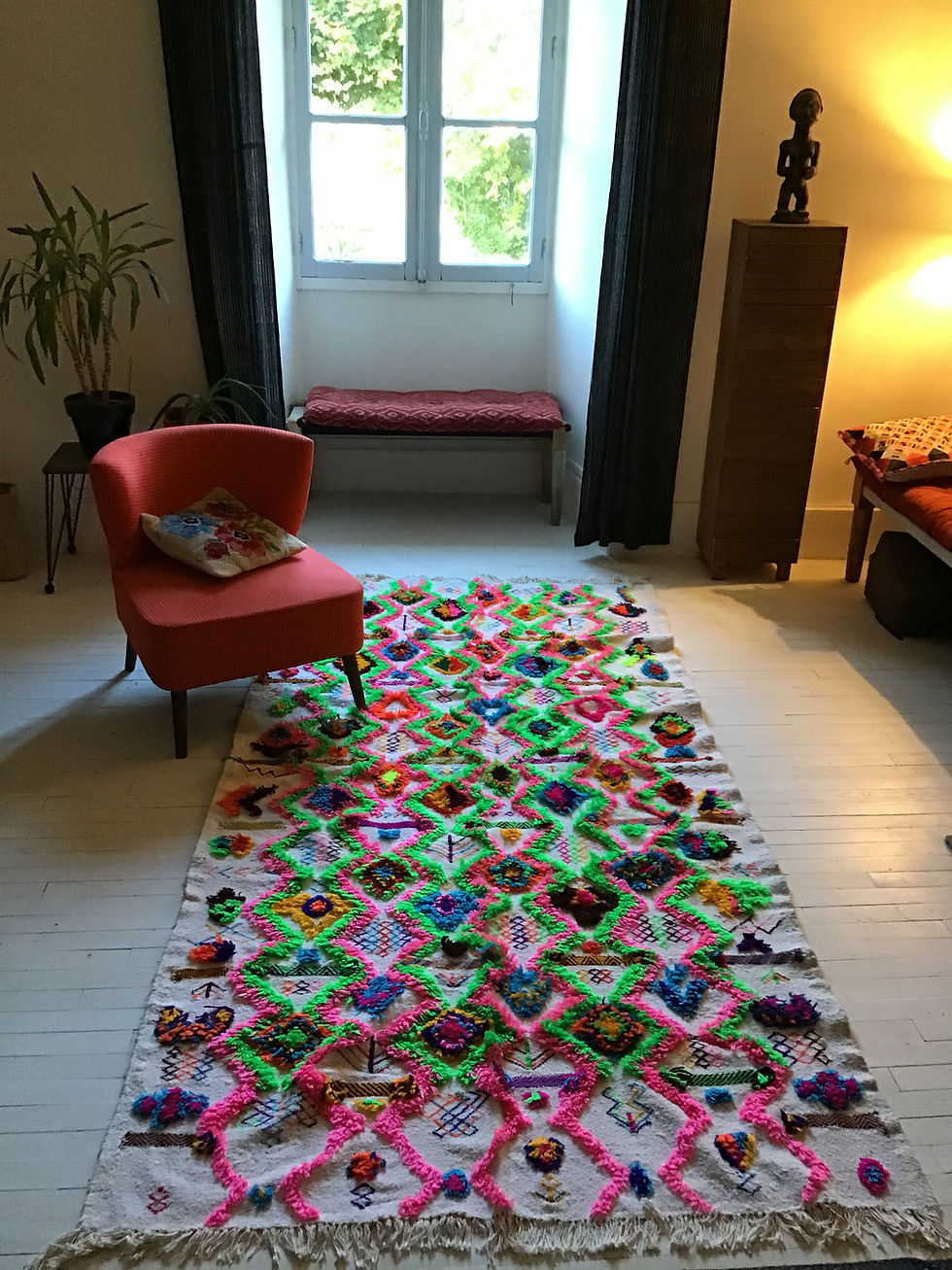 Thumbnail: tapis/berbere/gris/meuble/pas cher/monde sauvage/caravane/collection/mobilier/salon/canapé/vintage/HK living/déco/intérieur