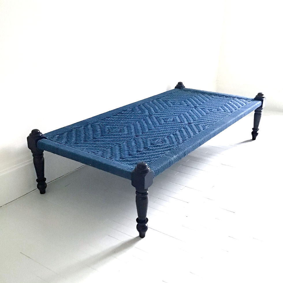 Miniature : Lot charpoy + matelas Lit 190 x 90 cm, bleu majorelle,  pieds tournés,