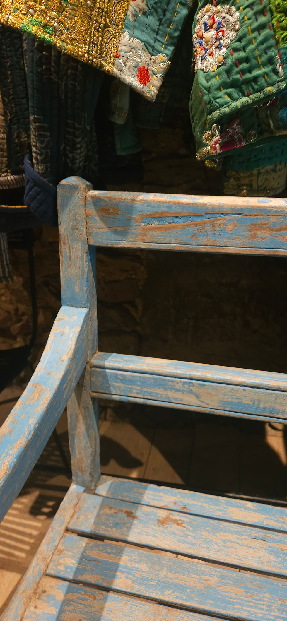Thumbnail: banc indien patine bleue/brocante indienne Paris/brocante inde Toulouse/meubles indiens Bordeaux/meubles anciens indiens/Inde