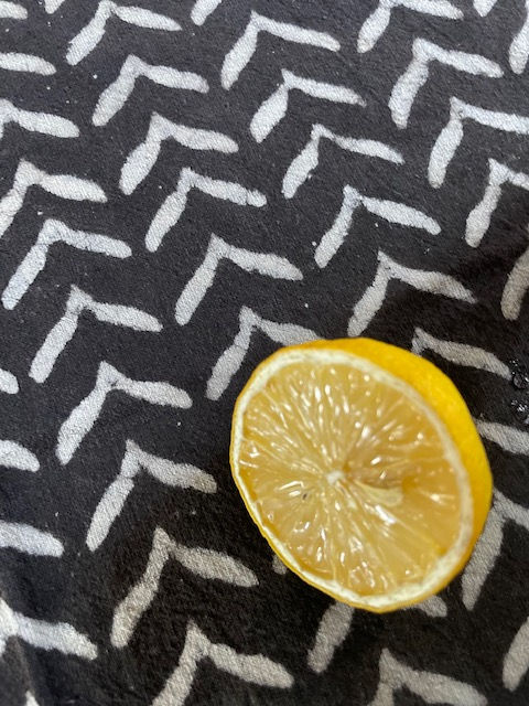 Thumbnail: nappe motif lignes  écaille noire et blanc/nappe caravane boutique /nappe caddie/tissu/rideau batik/maison du monde/nappe lin