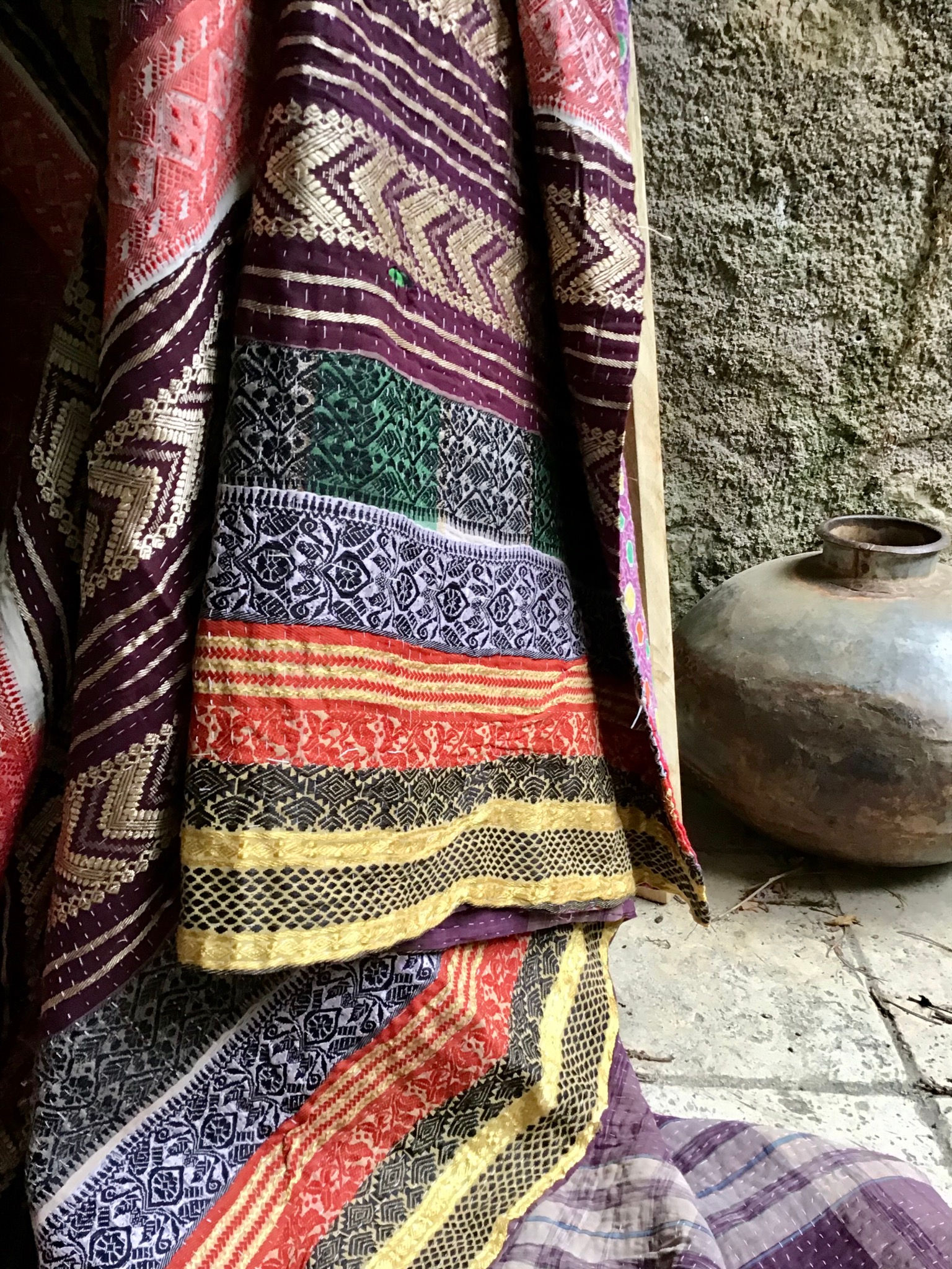 Bouti ou couvre lit, Plaid ou jeté de lit vintage 176P