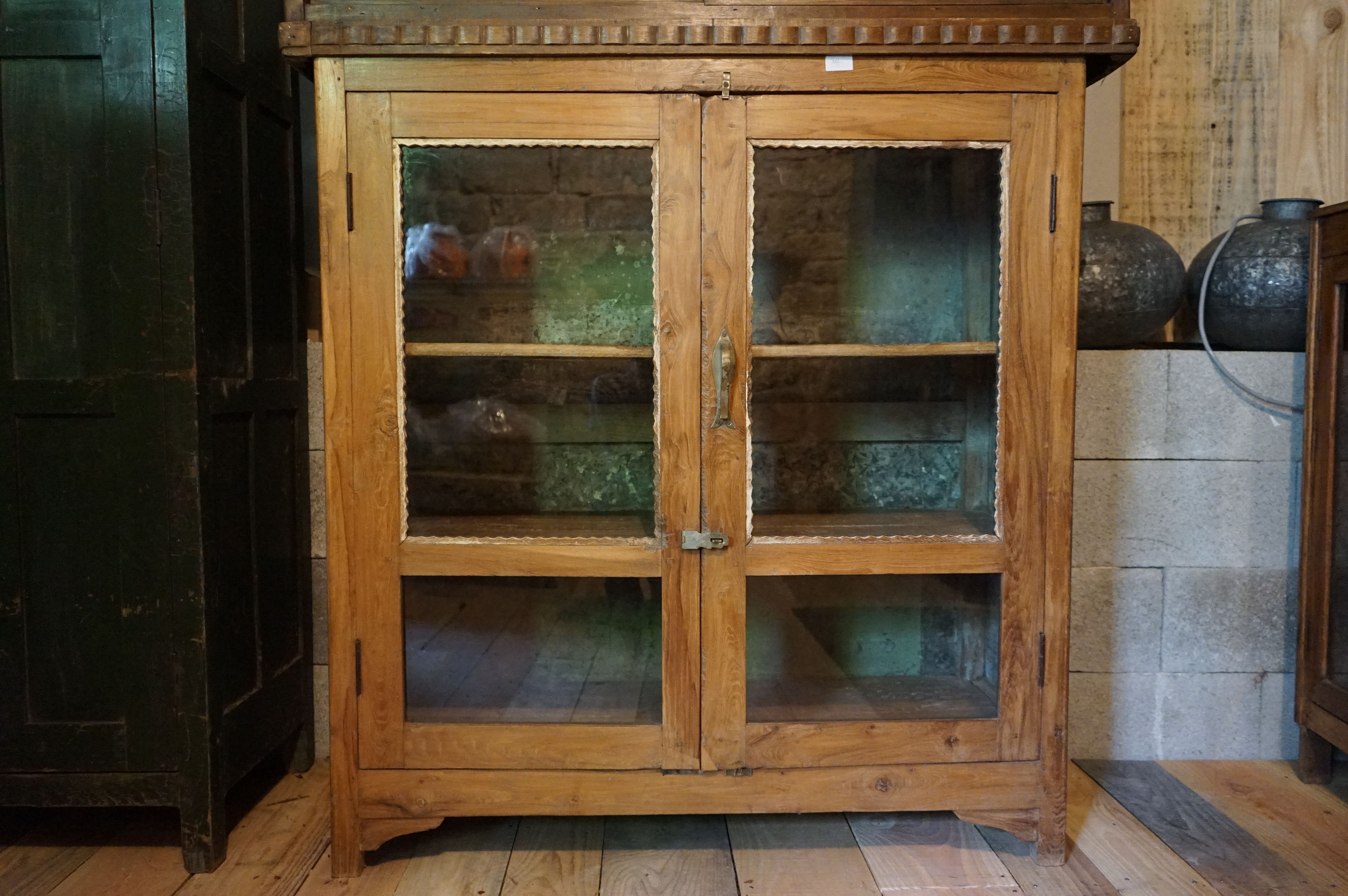 Meuble bois avec vitrine n°119 tek