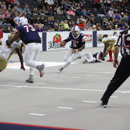 QB Lorenzo Brown Jr's retirement lasted ONE whole game
