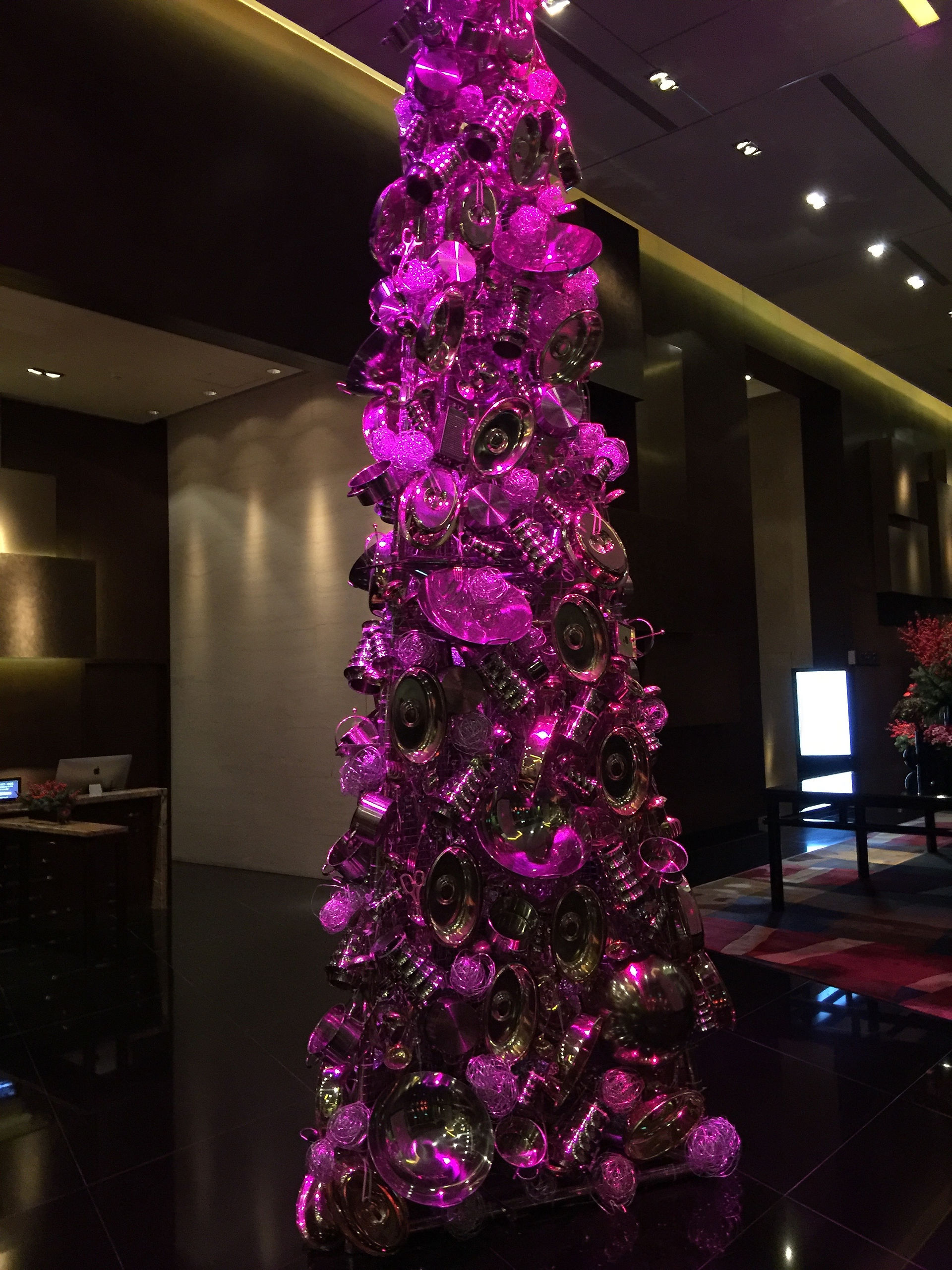 X'mas tree made by kitchen utensils & cookware
