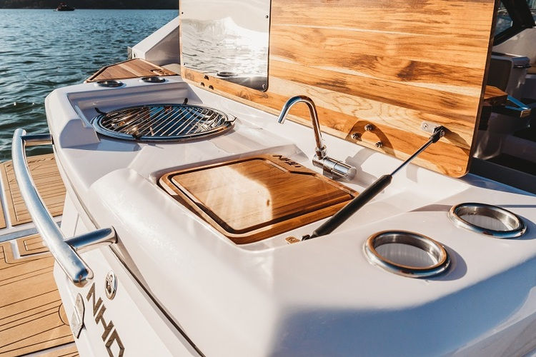 Miniatura: Lancha NHD 340 (2021); Marina Oceano; Balneário Camboriú; Grupo de 5 donos; 2 motores VOLVO Penta V6 de 280 HP cada, gasolina