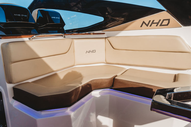Miniatura: Lancha NHD 340 (2021); Marina Oceano; Balneário Camboriú; Grupo de 5 donos; 2 motores VOLVO Penta V6 de 280 HP cada, gasolina