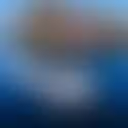 Crucero panorámico por el fiordo de Mostraumen desde Bergen, navegando entre montañas escarpadas, cascadas y paisajes naturales de Noruega.