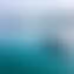 Navegación en barco por el Lago de Lucerna con montañas alpinas y pueblos suizos a orillas del agua