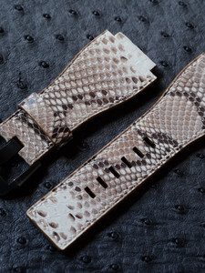 Discover our exceptional python leather watch straps, handcrafted and sewn in Belgium. A prestigious accessory with artisanal luxury and on-trend elegance.