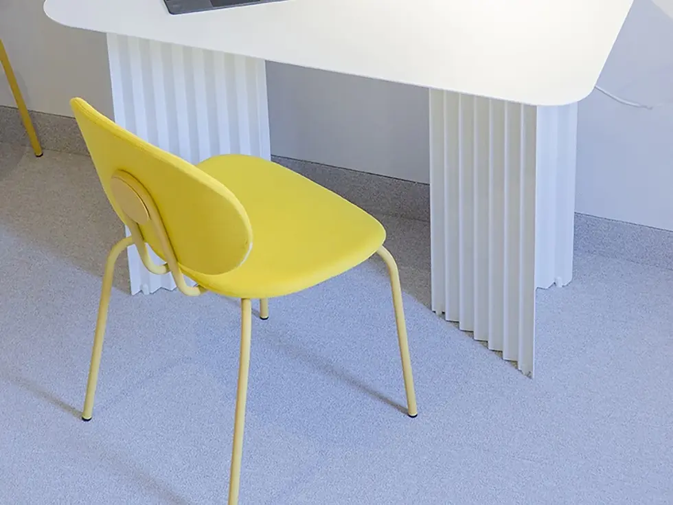 Miniatura: Silla Hari tapizada de Ondarreta