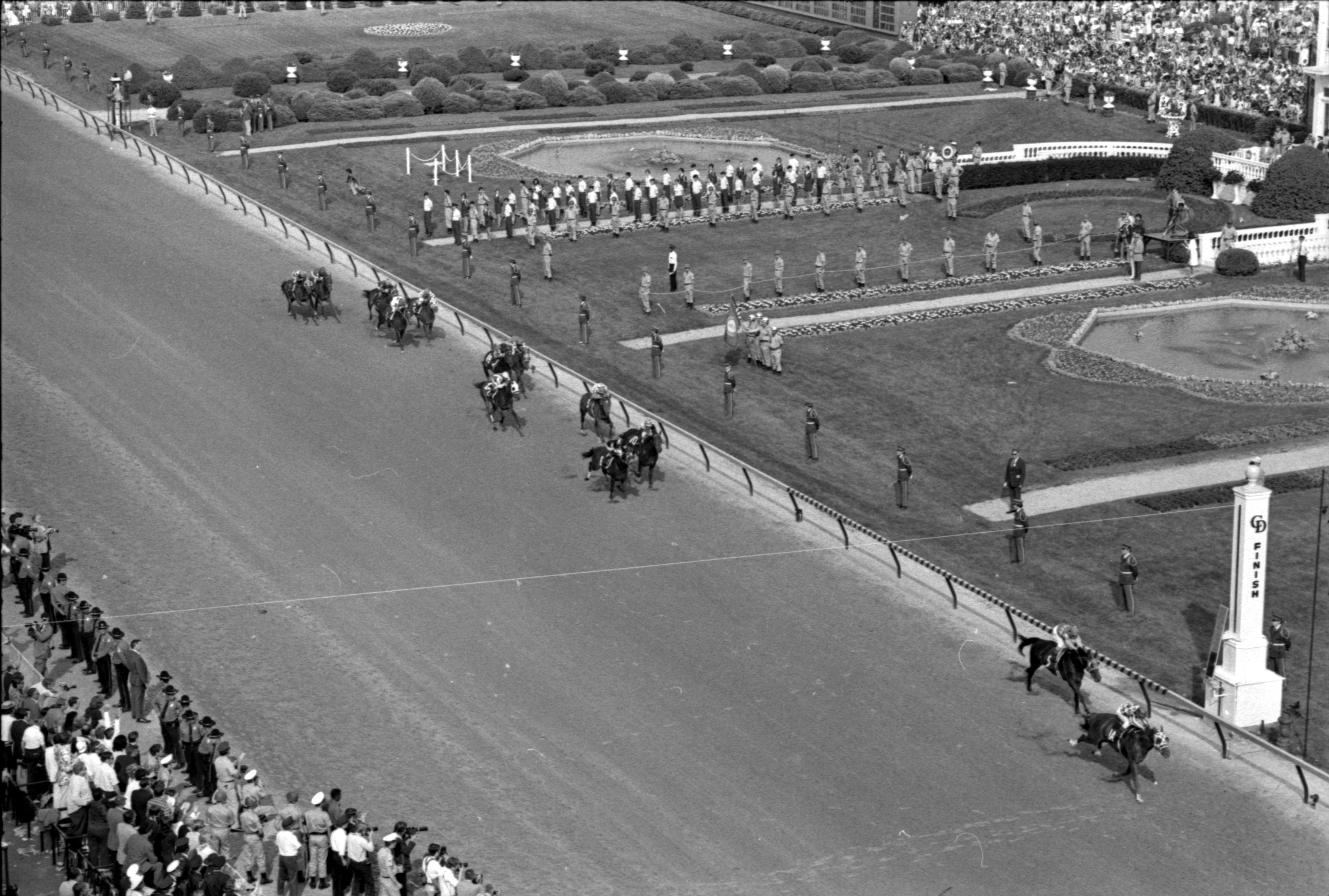 Kentucky Derby finish aerial