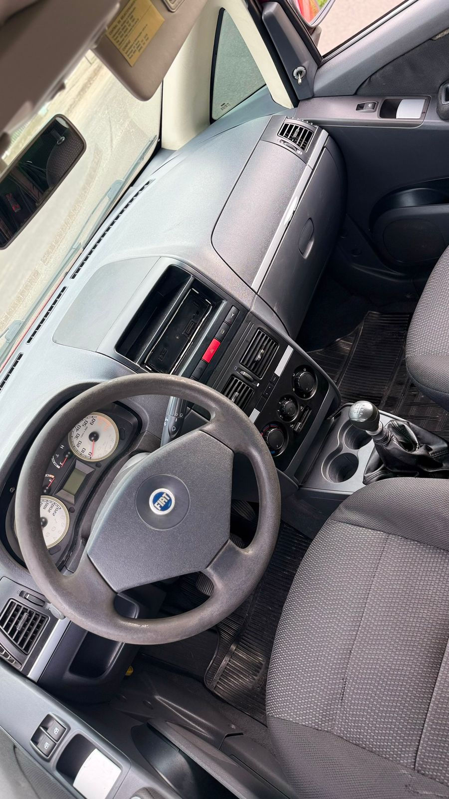 Miniatura: FIAT IDEA ELX 1.4 8V 2008