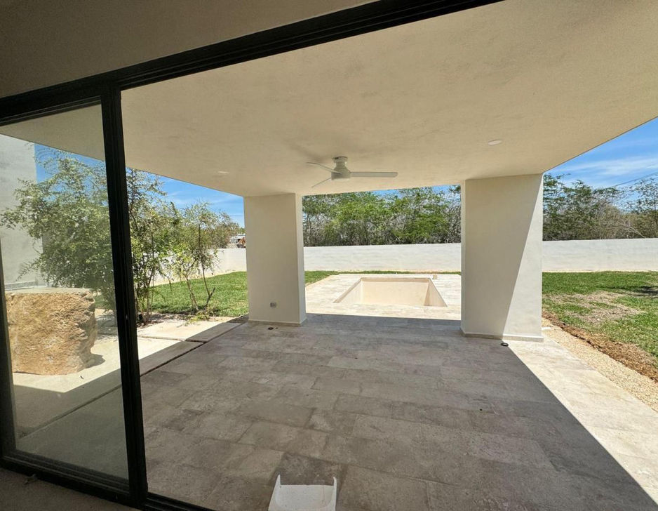 Home Luxury Venta Casa Dzidzilché entre Mérida y Progreso 3 recamaras 2 estacionamientos