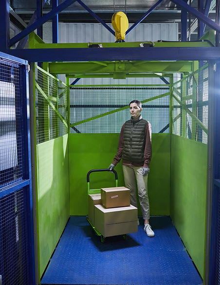 person-working-in-the-warenhouse-2025-03-09-15-43-44-utc.jpg