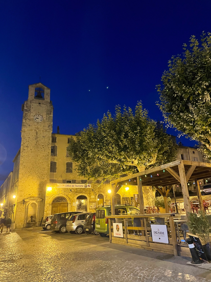 beffroi de Dieulefit de nuit