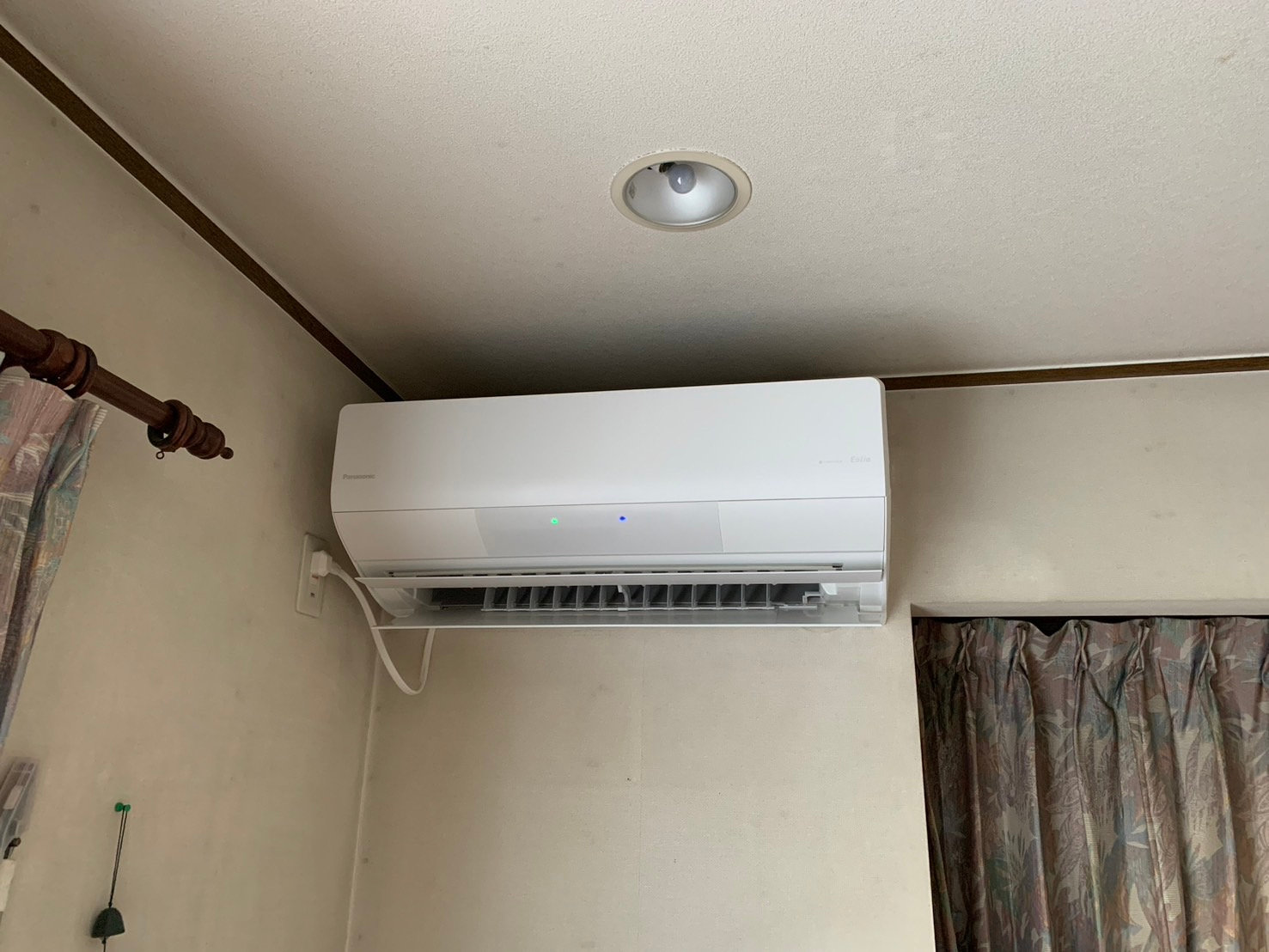 エアコン工事。 川口市 植竹ラジオ | 電気工事 施工事例 | 川口市桜町 | Panasonic
