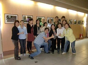 閔其慰微攝影學園提供一個展現手機攝影創作的平台,讓我們在這繁忙的都市中,可以探詢內心深處的地方,透過影像創作表現自我。