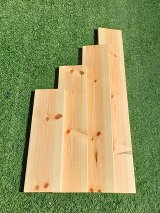 מדפי עץ מלא בעבודת יד בחיתוך ישר