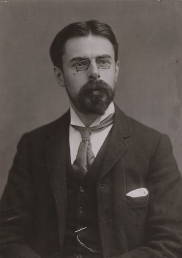 لارنس هاوسمان.jpg