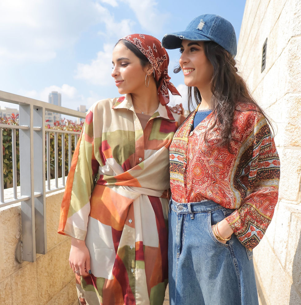 תמונה ממוזערת: טופ קאבר ג'ינס כחול כהה תחרה