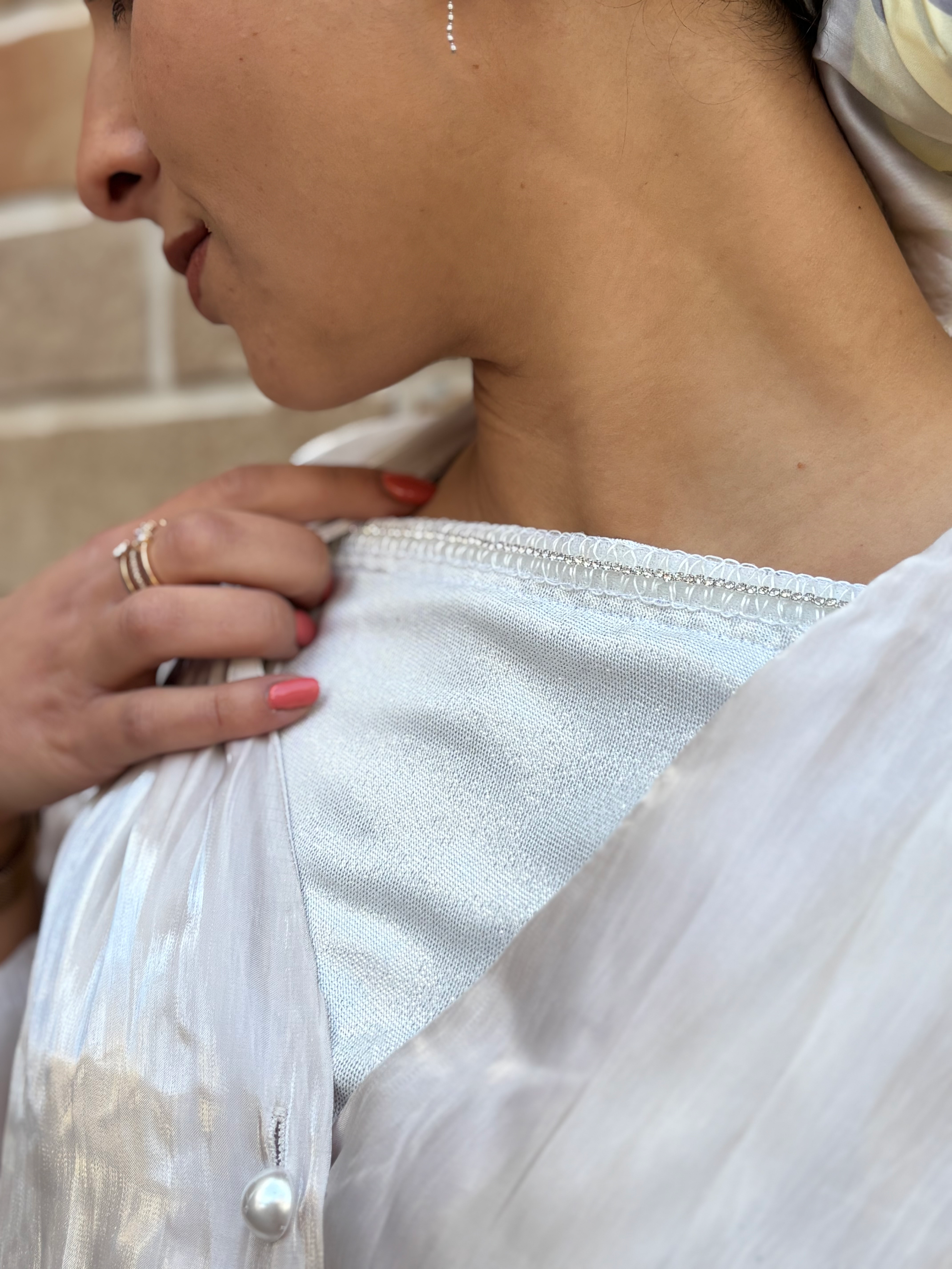 Top argenté pierres