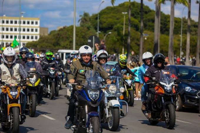 Bolsonaro participa de motociata em SP em ato de ...