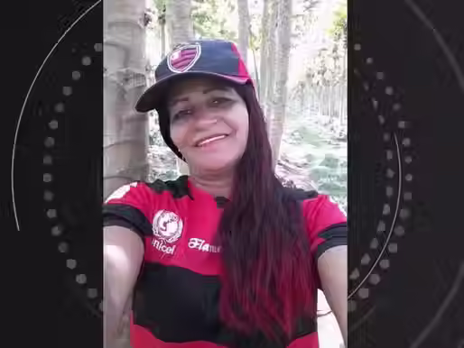 Mulher morre e sete pessoas ficam feridas após acidente entre dois carros e motocicleta na Bahia