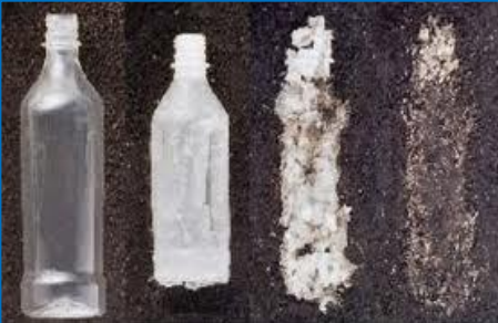 Polímero sendo biodegradado ao longo do tempo.