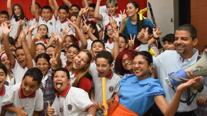 El Alcalde de Medellín y el Secretario de Educación, recorren las calles para recuperar a los niños que se encuentran por fuera del sistema escolar.