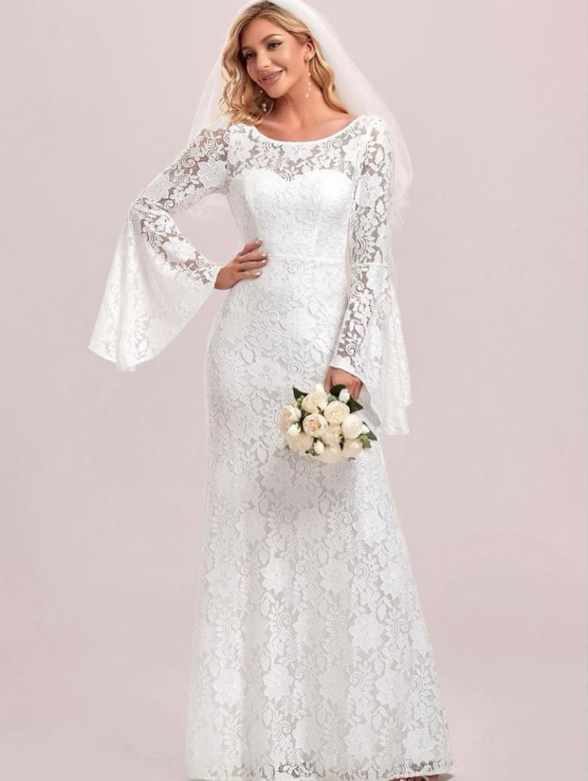 Thumbnail: Gorgeous Size 16 Wedding Gown