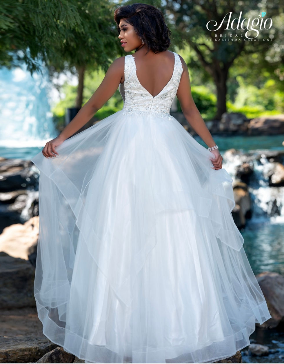Thumbnail: Adagio by Karishma Creations Size 14 Wedding Gown