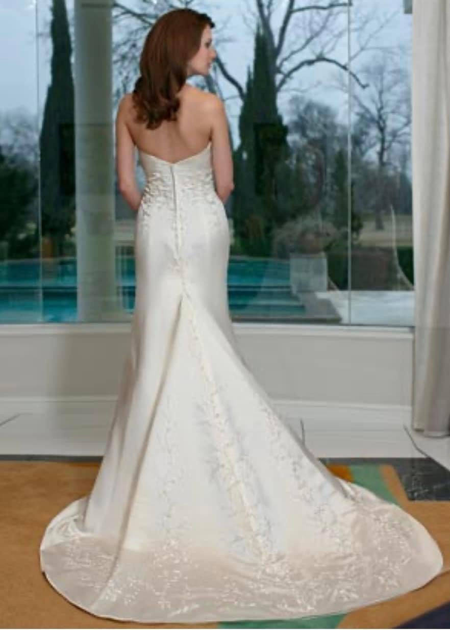 Thumbnail: New With Tags DaVinci Size 12 Ivory/Silver Wedding Gown 