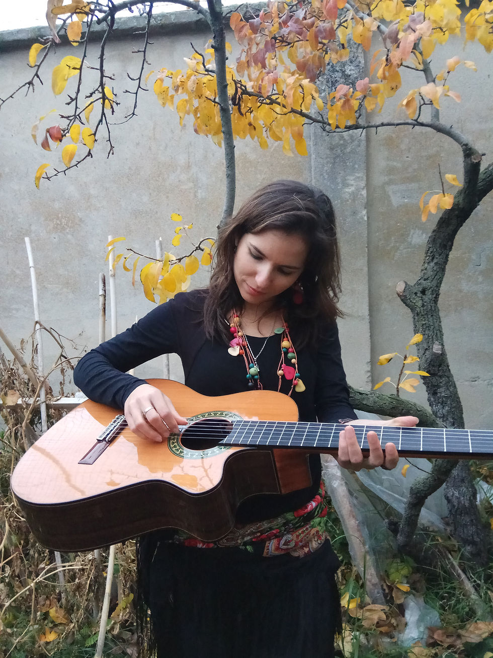 Marie_bailare_árbol